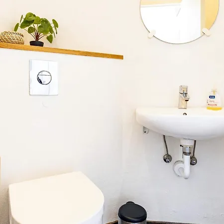 Five-bedroom Holiday In 18