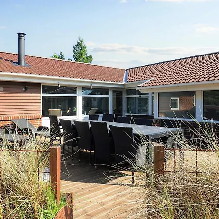 Five-bedroom Holiday In 18