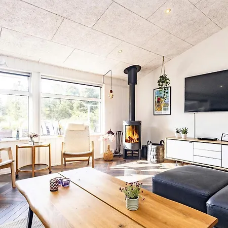 Five-bedroom Holiday In 18 펜션 *