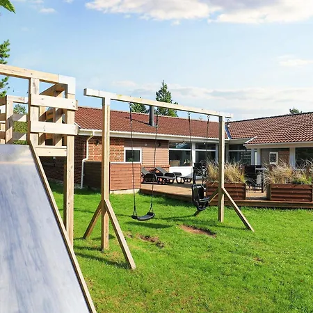 Five-bedroom Holiday In 18 펜션