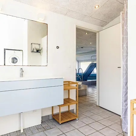 Five-bedroom Holiday In 18 펜션 *