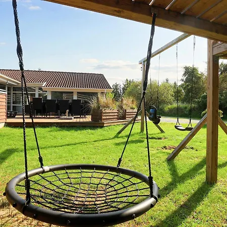 펜션 Five-bedroom Holiday In 18 Blåvand